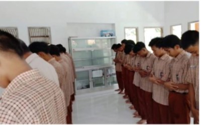 PEMBIASAAN SHOLAT DHUHUR BERJAMAAH