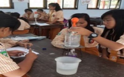 ALAT PERAGA  PEMUAIAN ZAT GAS