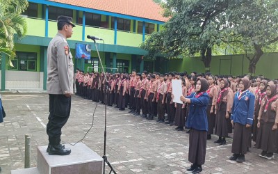 IKRAR PELAJAR SMPN 2 KANDANGAN DALAM UPAYA MENJAGA KETERTIBAN DAN KEAMANAN MENJELANG IDUL FITRI