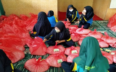 ZAKAT oleh OSIS Eskada